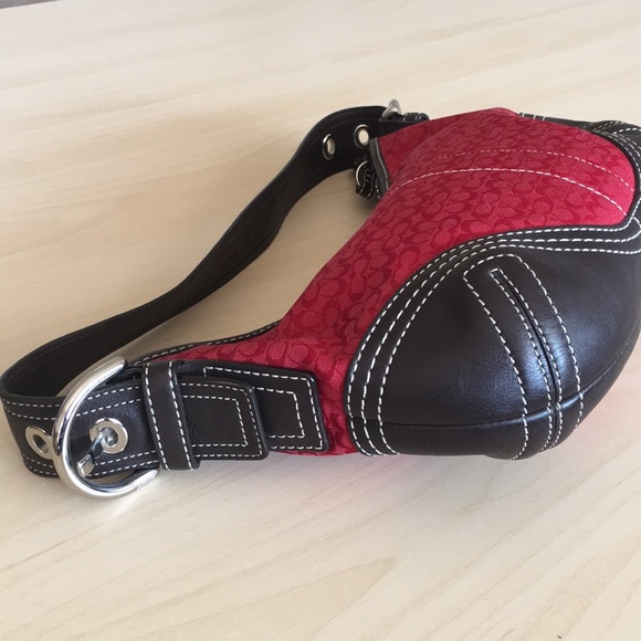 Coach Red Shoulder Bag Signature C’s - Picture 3 of 8